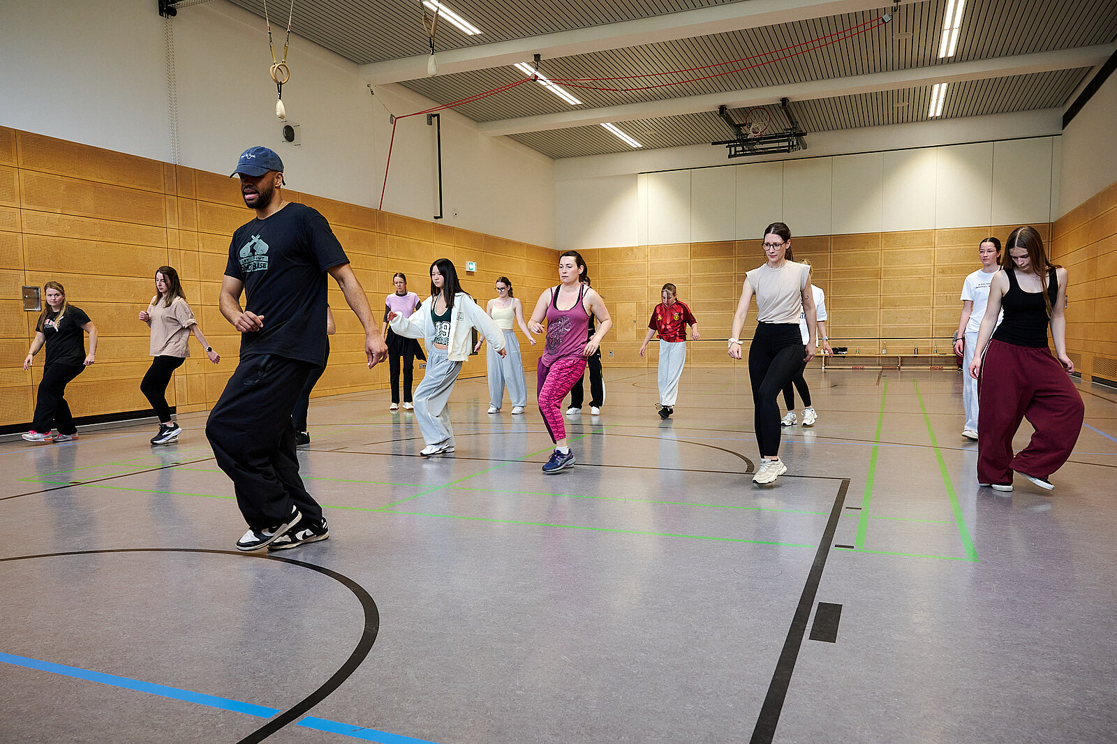 Tanzgruppe Jungendliche und Erwachsene